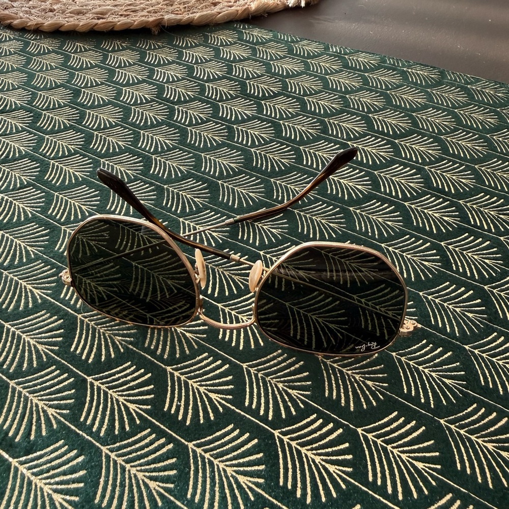 Vintage Rayban Sunglasses Timeless Sleek